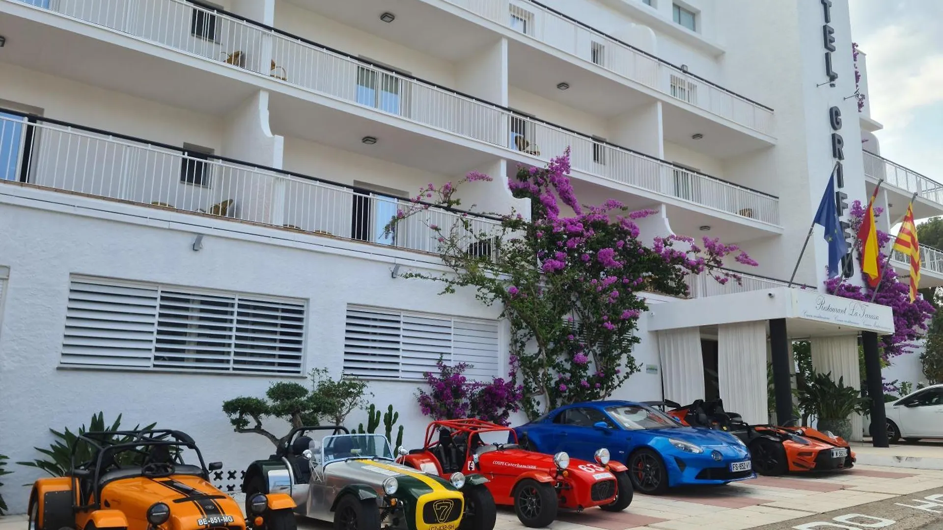Hotel Grifeu Llanca 3*,