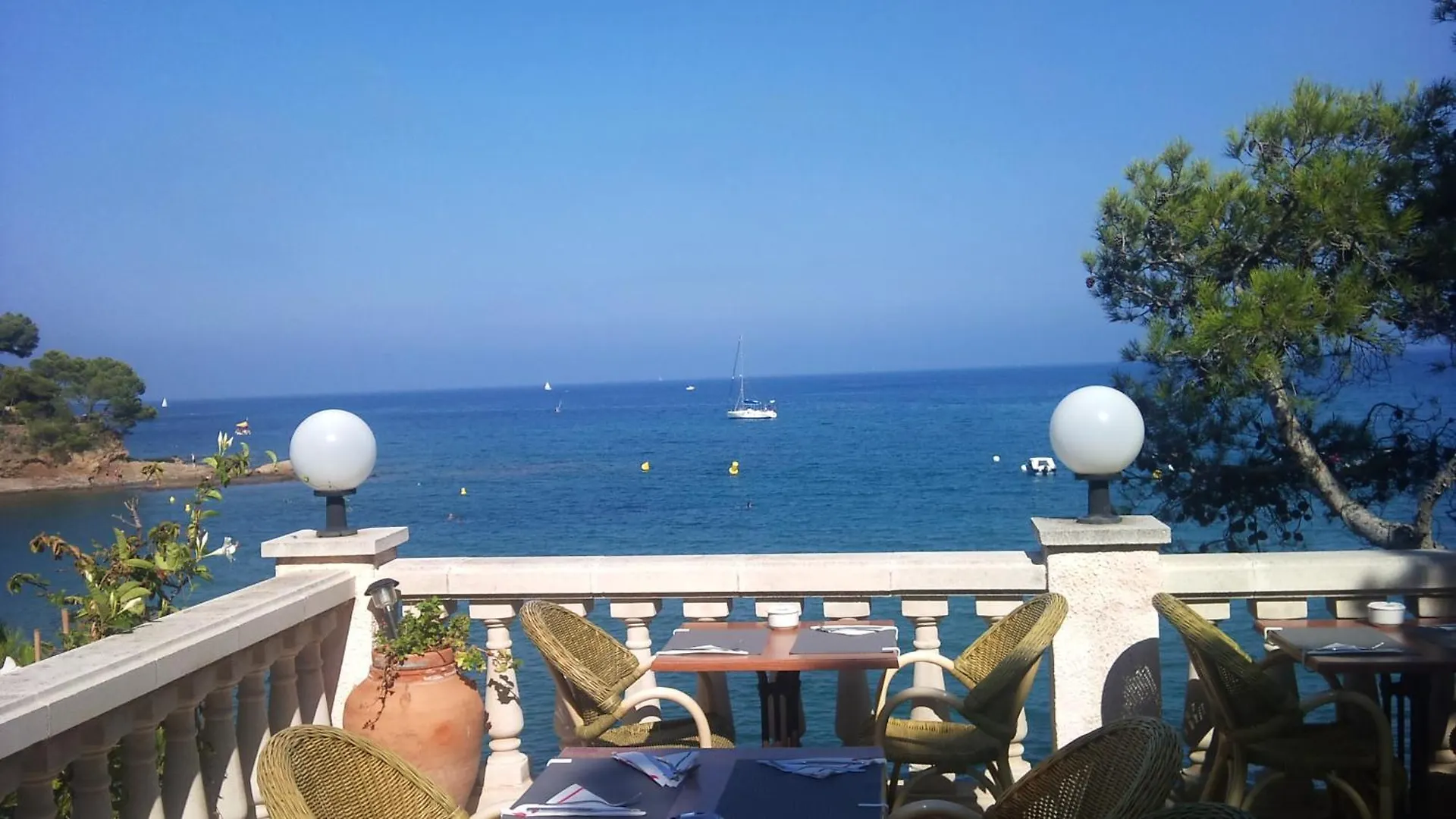 Hotel Grifeu Llanca