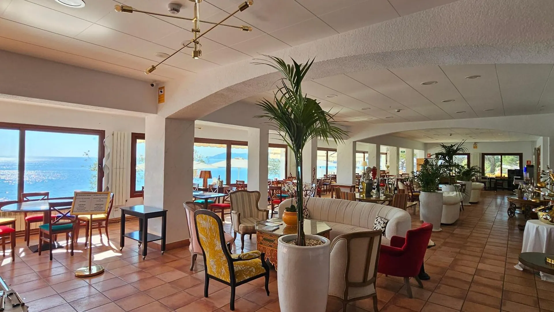 Hotel Grifeu Llanca