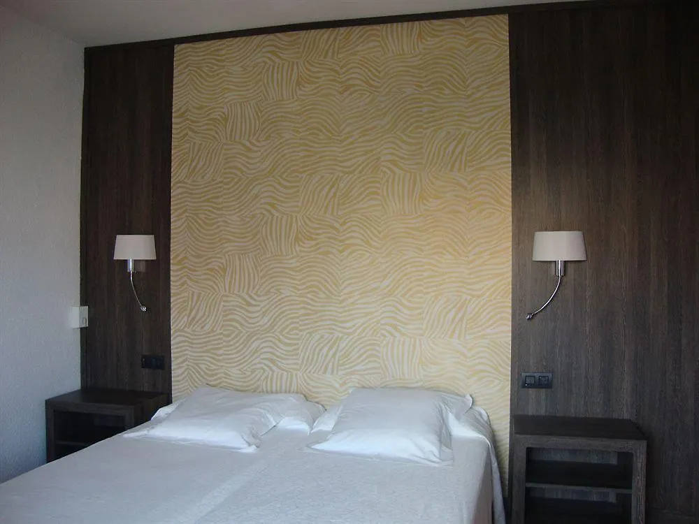 Hotel Grifeu Llanca