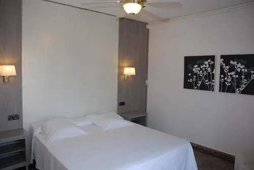 Hotel Grifeu Llanca